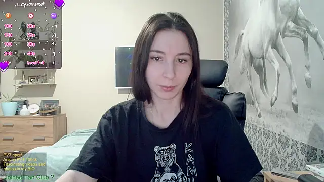 Snapshot of Wowpornoo chatting on 01.24.25 Wowpornoo online show from 01.24.25