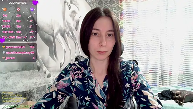 Snapshot of Wowpornoo chatting on 02.11.25 Wowpornoo online show from 02.11.25