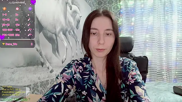 Snapshot of Wowpornoo chatting on 02.15.25 Wowpornoo online show from 02.15.25