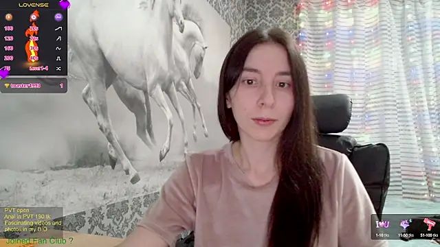 Snapshot of Wowpornoo chatting on 02.19.25 Wowpornoo online show from 02.19.25