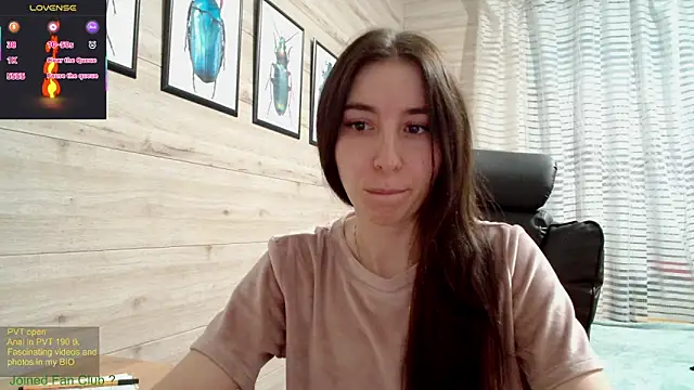 Snapshot of Wowpornoo chatting on 03.05.25 Wowpornoo online show from 03.05.25