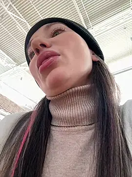 MooonReal online show from 03.14.25