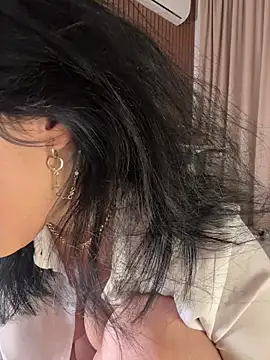 Snapshot of KimArts chatting on 02.27.26 KimArts online show from 02.27.26