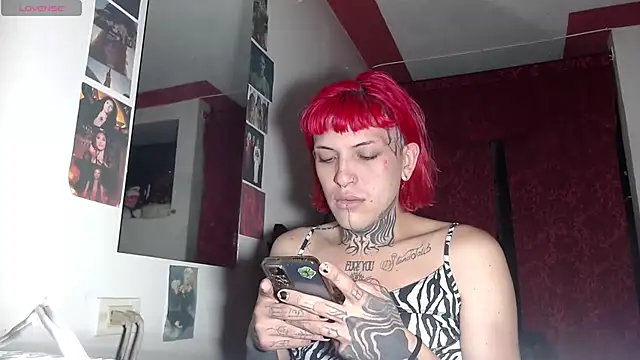 Snapshot of charlotbelucci_ chatting on 07.09.26 charlotbelucci online show from 07.09.26