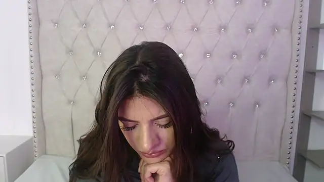 Abril Squirt online show from 09.13.25