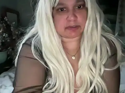 Snapshot of MelanieFawker chatting on 09.19.25 MelanieFawker online show from 09.19.25