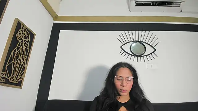 EmilyGomezLS online show from 03.31.26