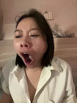 Snapshot of Eliza-E chatting on 02.14.26 Eliza-E online show from 02.14.26