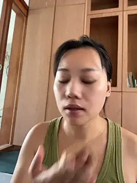 Snapshot of Eliza-E chatting on 07.02.26 Eliza-E online show from 07.02.26