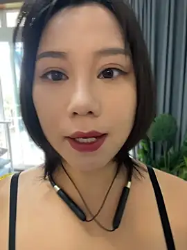 Snapshot of Eliza-E chatting on 08.01.26 Eliza-E online show from 08.01.26
