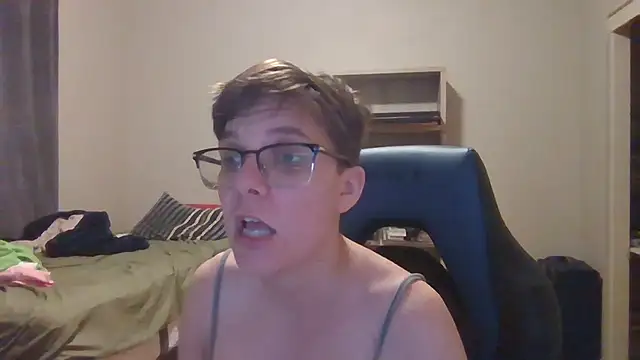 Snapshot of KaliSnow199623 chatting on 10.22.25 KaliSnow199623 online show from 10.22.25