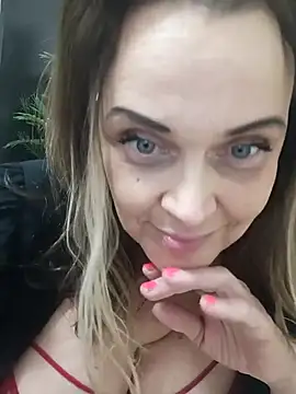 hugebobbs online show from 02.20.26