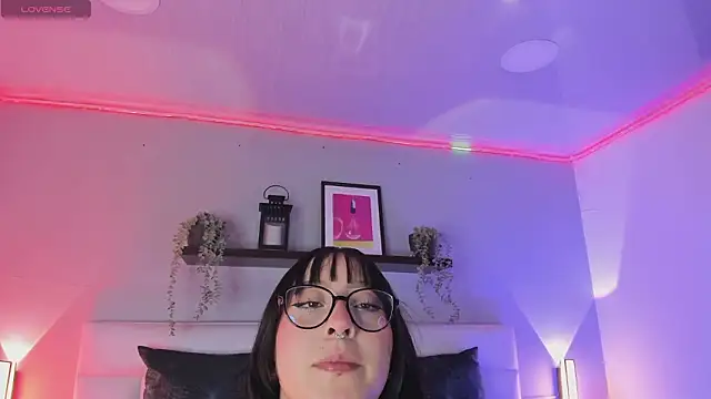Snapshot of sofi_bakerr chatting on 02.17.26 sofi bakerr online show from 02.17.26