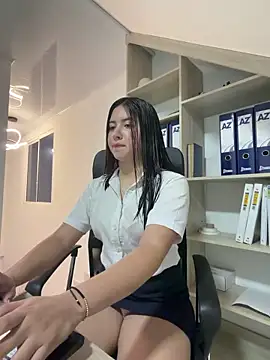 VAL PRINCESS online show from 02.03.26