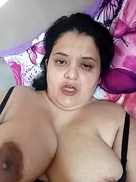 Snapshot of sarahhh1987 chatting on 04.13.26 sarahhh1987 online show from 04.13.26