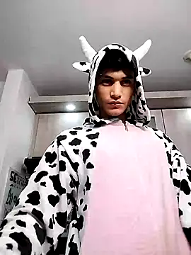 Snapshot of guy_master chatting on 01.16.25 guy master online show from 01.16.25