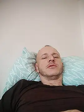 Snapshot of Singlepennis chatting on 03.20.25 Singlepennis online show from 03.20.25