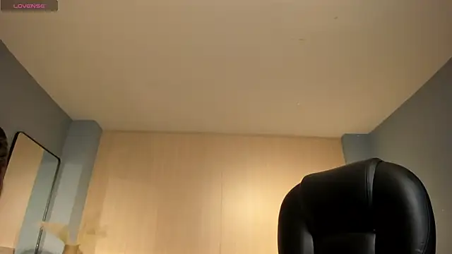 Snapshot of AliceHarper_ chatting on 01.18.26 AliceHarper online show from 01.18.26