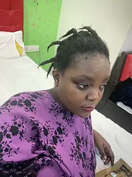 Snapshot of zonroe_the_big chatting on 01.06.25 zonroe the big online show from 01.06.25