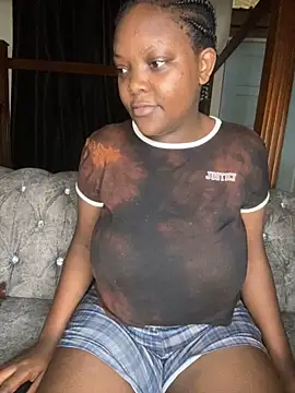 Snapshot of zonroe_the_big chatting on 02.17.25 zonroe the big online show from 02.17.25