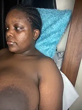 Snapshot of zonroe_the_big chatting on 02.19.25 zonroe the big online show from 02.19.25