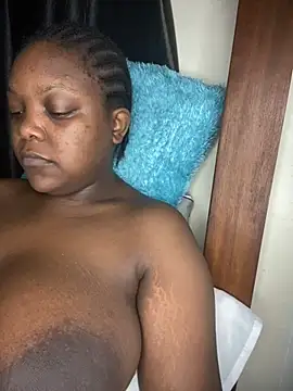 Snapshot of zonroe_the_big chatting on 02.23.25 zonroe the big online show from 02.23.25