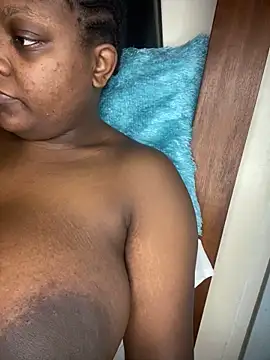 Snapshot of zonroe_the_big chatting on 02.25.25 zonroe the big online show from 02.25.25