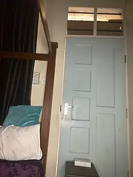 Snapshot of zonroe_the_big chatting on 02.26.25 zonroe the big online show from 02.26.25