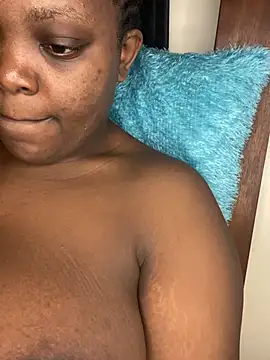 Snapshot of zonroe_the_big chatting on 03.03.25 zonroe the big online show from 03.03.25