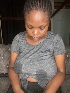 Snapshot of zonroe_the_big chatting on 03.08.25 zonroe the big online show from 03.08.25