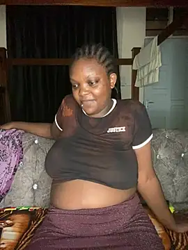 Snapshot of zonroe_the_big chatting on 03.17.25 zonroe the big online show from 03.17.25