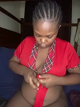 Snapshot of zonroe_the_big chatting on 03.19.25 zonroe the big online show from 03.19.25