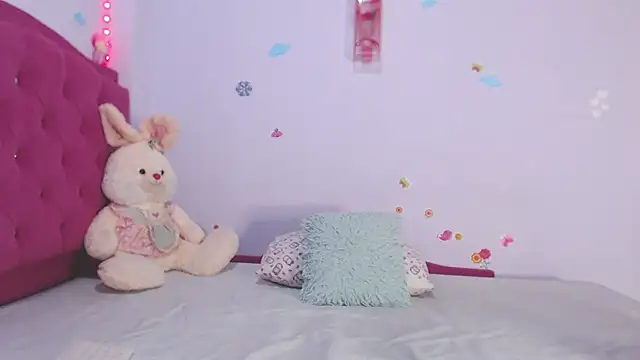 Madelyy  online show from 04.16.26