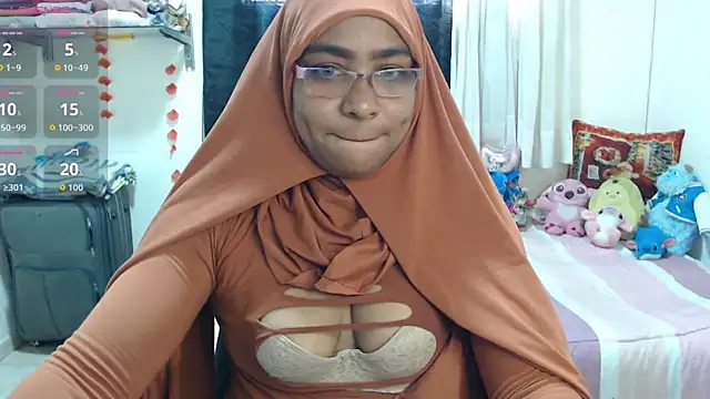 Snapshot of Aaliyah_brown chatting on 11.03.25 Aaliyah brown online show from 11.03.25