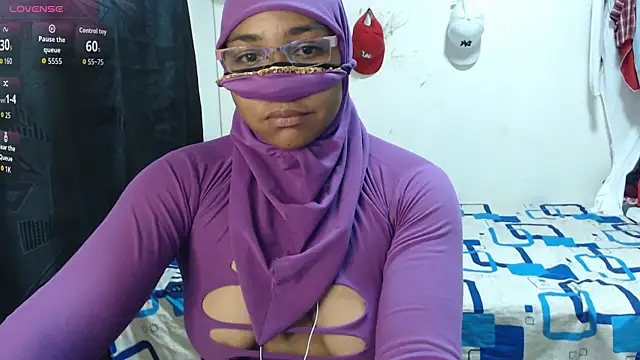 Snapshot of Aaliyah_brown chatting on 11.13.25 Aaliyah brown online show from 11.13.25