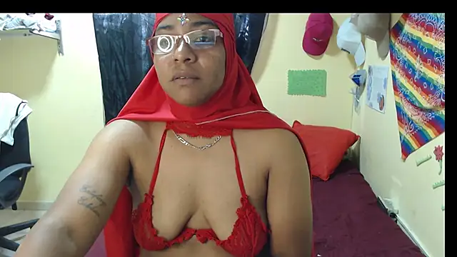 Snapshot of Aaliyah_brown chatting on 12.04.25 Aaliyah brown online show from 12.04.25