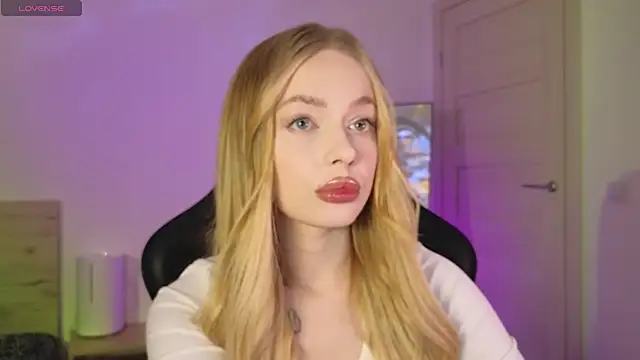  MayShy  online show from 03.15.25