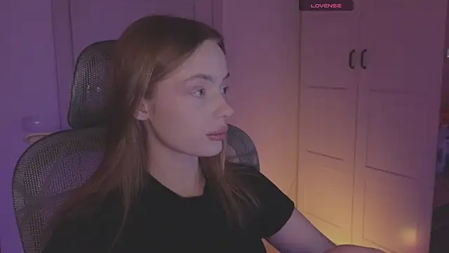  MayShy  online show from 10.31.25