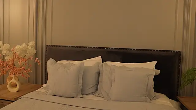 IrisBaker online show from 04.14.26