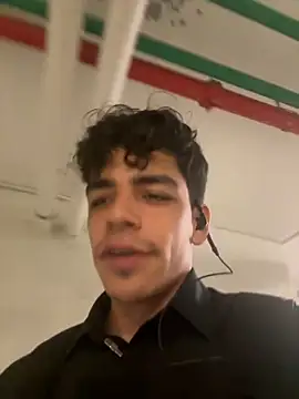 MrDareLover online show from 03.20.25