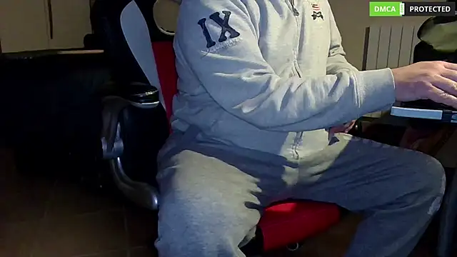 Snapshot of MultiOrgasmicLover chatting on 03.21.25 MultiOrgasmicLover online show from 03.21.25