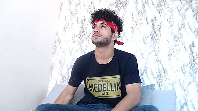 Snapshot of Moon_and_aaron chatting on 02.17.26 Moon and aaron online show from 02.17.26