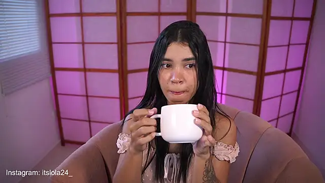 its lola24 online show from 01.08.25