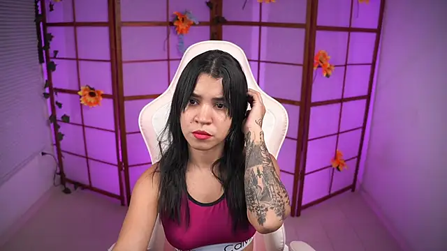 its lola24 online show from 10.01.25