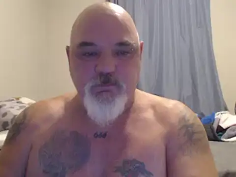 Newfiesausage1972 online show from 01.05.25