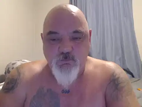 Newfiesausage1972 online show from 01.06.25