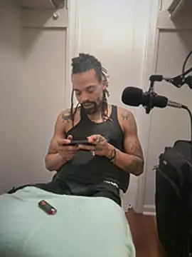 Snapshot of 1BeautyN1Beast chatting on 02.17.26 1BeautyN1Beast online show from 02.17.26