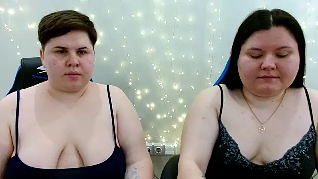 Snapshot of BeckyAndHellen chatting on 05.14.26 BeckyAndHellen online show from 05.14.26