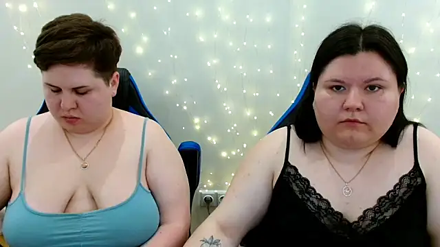 Snapshot of BeckyAndHellen chatting on 05.22.26 BeckyAndHellen online show from 05.22.26