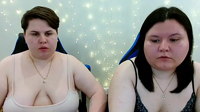 Snapshot of BeckyAndHellen chatting on 05.28.26 BeckyAndHellen online show from 05.28.26